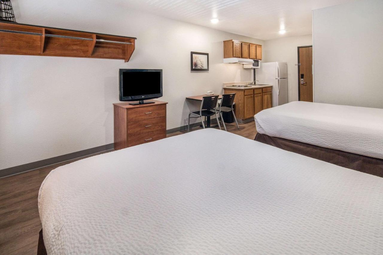 Woodspring Suites Denton Exterior photo
