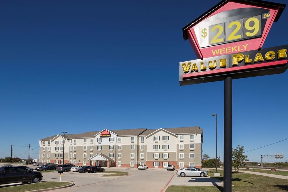 Woodspring Suites Denton Exterior photo